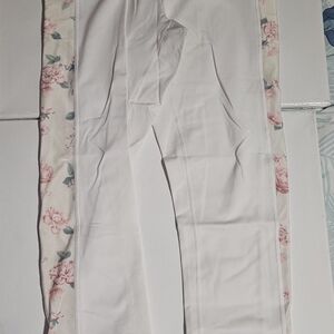 PINK Victoria's Secret White Leggings with Floral Accents NWT HTF